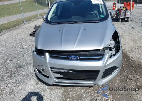 2016 Ford Escape Titanium из США, поврежденный, VIN 1FMCU9JX8GUC24164
